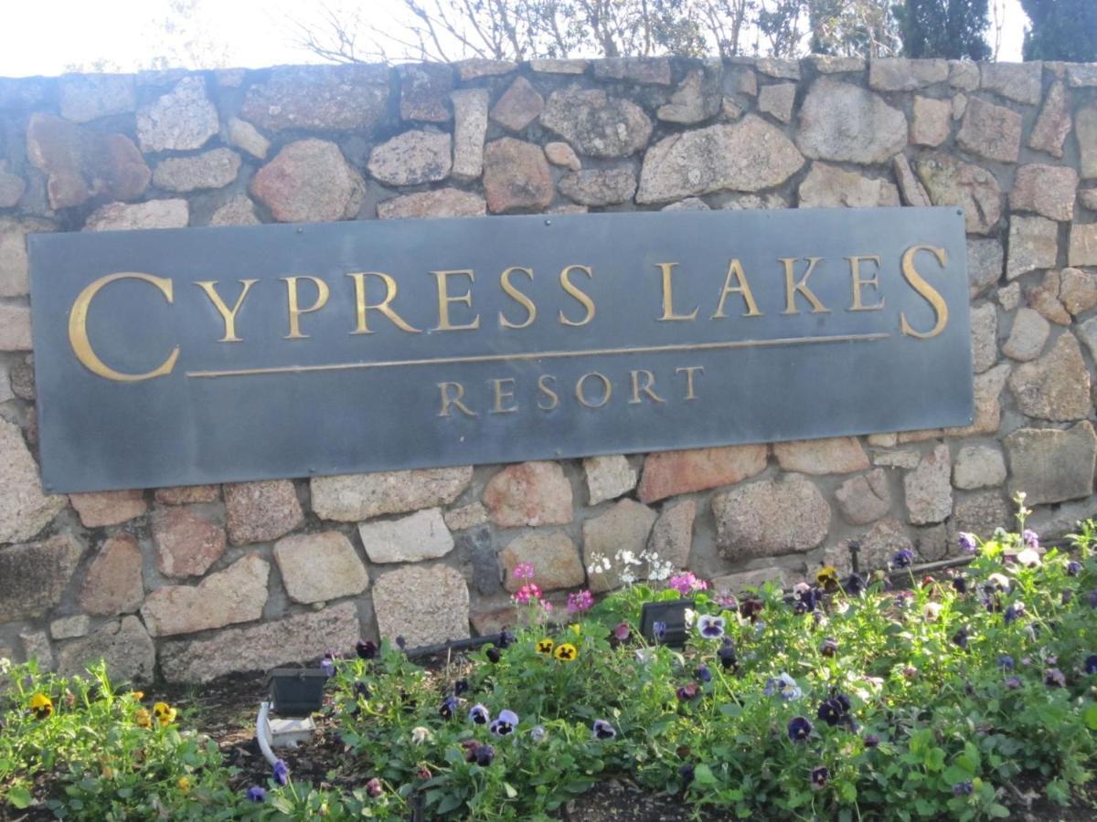 Villa 3Br Margarita Villa Located Within Cypress Lakes Resort Pokolbin Exterior foto
